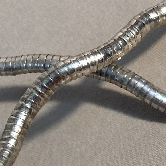 Vintage Flexible Metal Coil Abstract Necklace - Picture 9 of 12